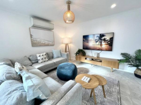 7Em Freshly Renovated Hastings Street 2 Bedroom